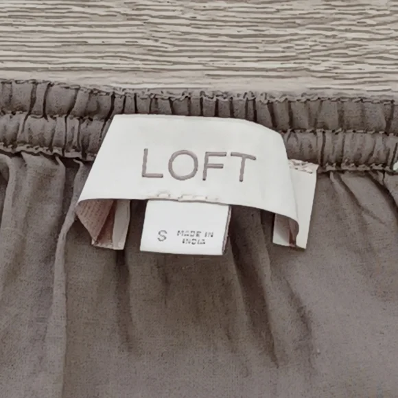 Loft Gray & White Peasant Top Size S Embroidered Giraffe Pattern 100% Cotton - Picture 10 of 13